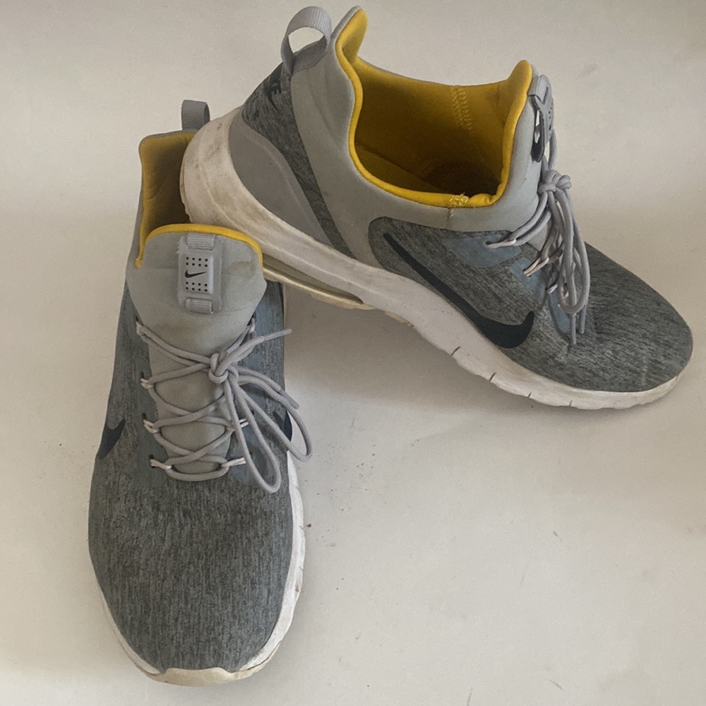 NIKE Air Max Motion Racer Wolf Grey Black Vivid Sulfur Sneakers Size 10 GUC $120